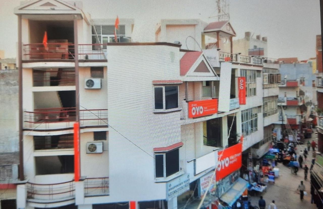 Hotel Holiday Inn Paradise จัณฑีครห์ ภายนอก รูปภาพ