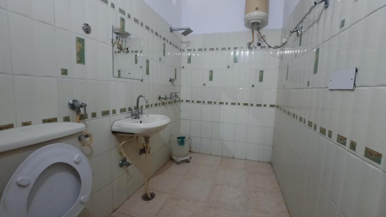 Hotel Holiday Inn Paradise จัณฑีครห์ ภายนอก รูปภาพ