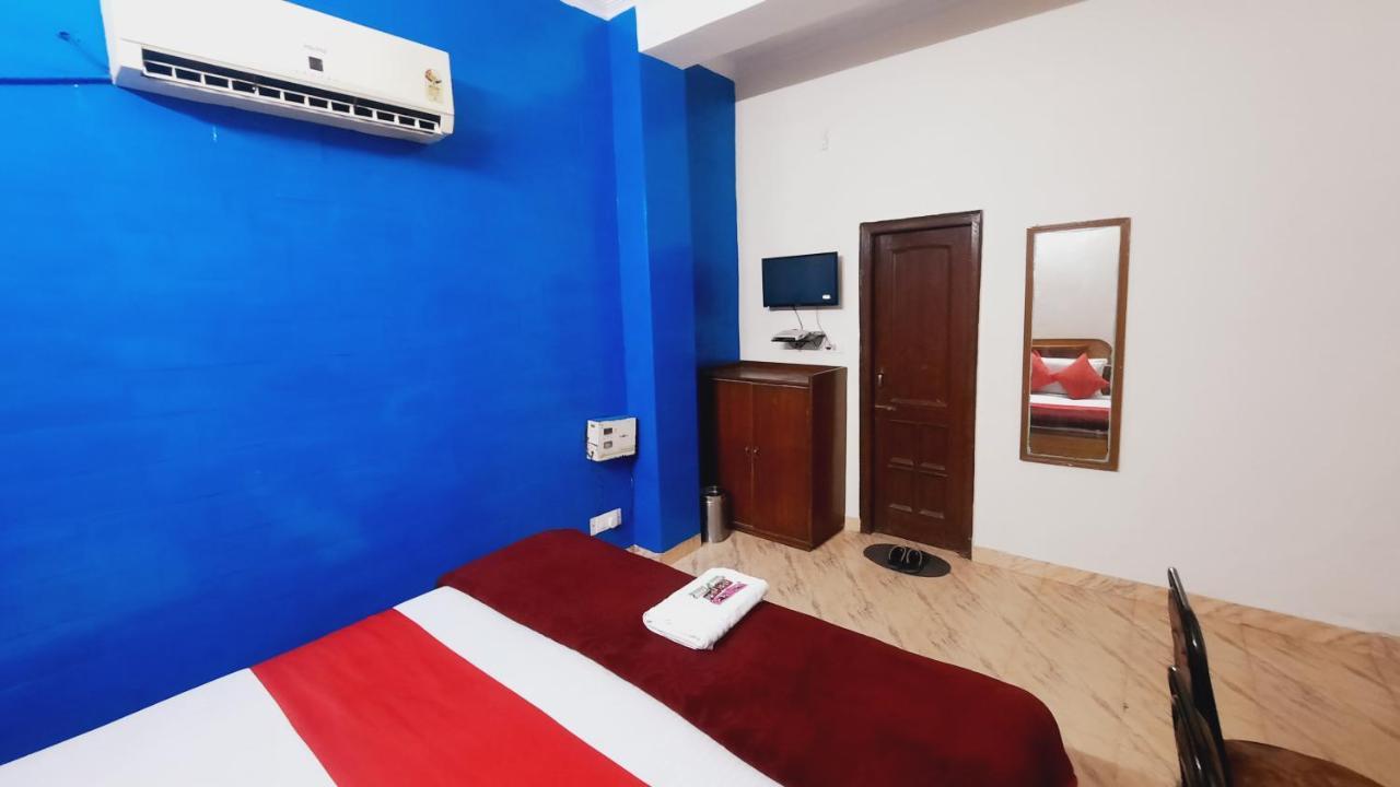 Hotel Holiday Inn Paradise จัณฑีครห์ ภายนอก รูปภาพ