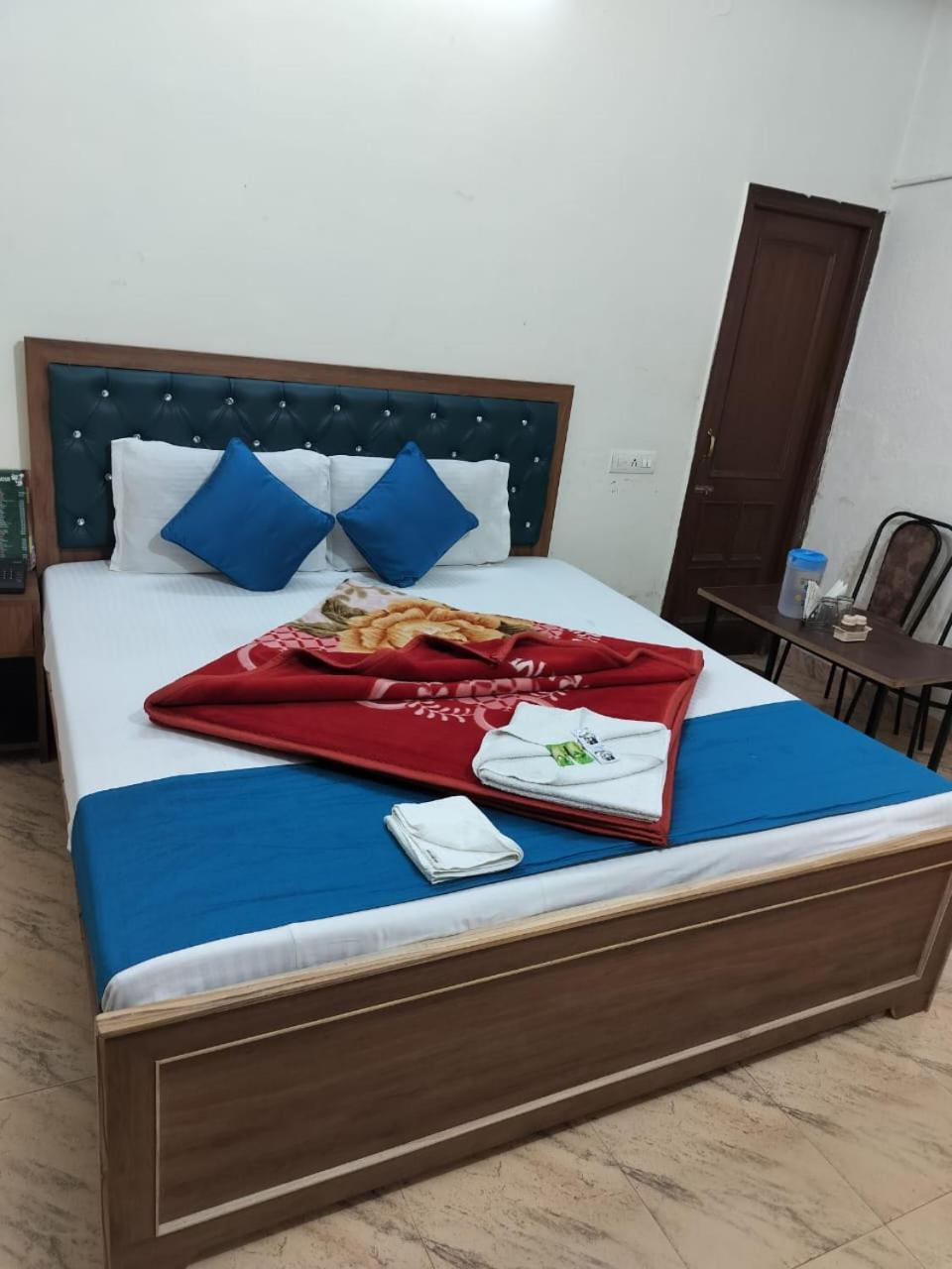 Hotel Holiday Inn Paradise จัณฑีครห์ ภายนอก รูปภาพ