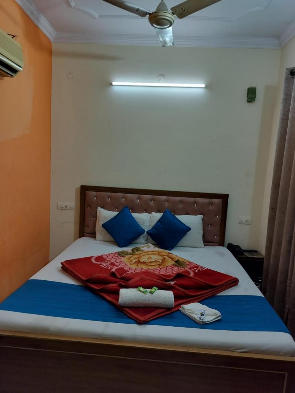 Hotel Holiday Inn Paradise จัณฑีครห์ ภายนอก รูปภาพ