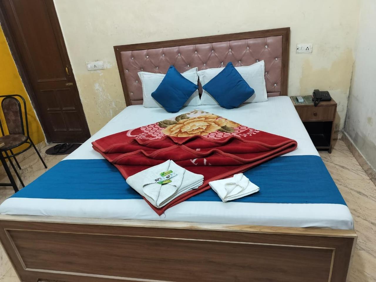Hotel Holiday Inn Paradise จัณฑีครห์ ภายนอก รูปภาพ